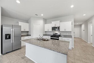 537 Bronze Cir W in Springtown, TX - Building Photo - Building Photo