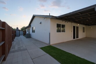 2002 Stanley Way in Escondido, CA - Building Photo - Building Photo