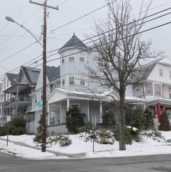 944 Monroe Ave in Scranton, PA - Building Photo