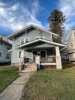 943 Delia Ave in Akron, OH - Building Photo