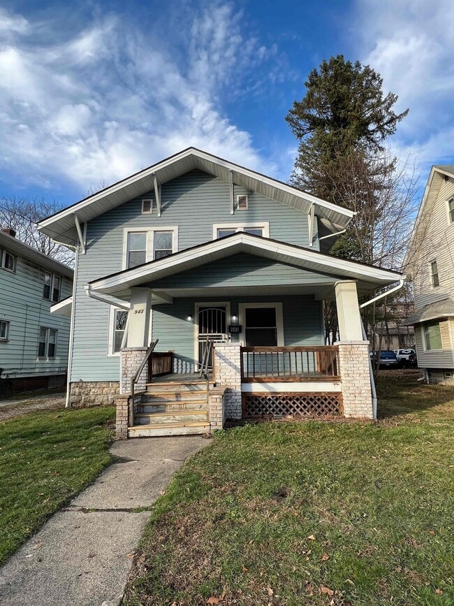 property at 943 Delia Ave