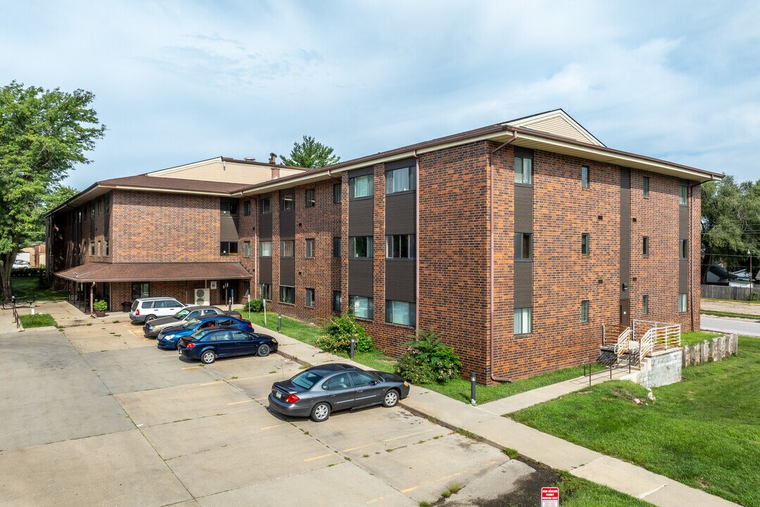 Highland Park Apartments (DSM) in Des Moines, IA - Building Photo
