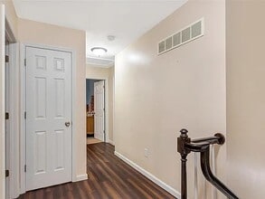 4829 Christoble Dr in St. Louis, MO - Foto de edificio - Building Photo