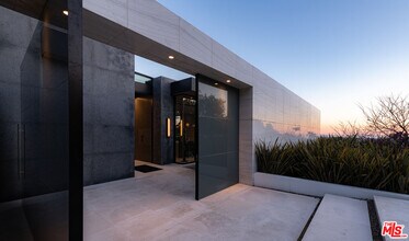 1822 Marcheeta Pl in Los Angeles, CA - Building Photo - Building Photo