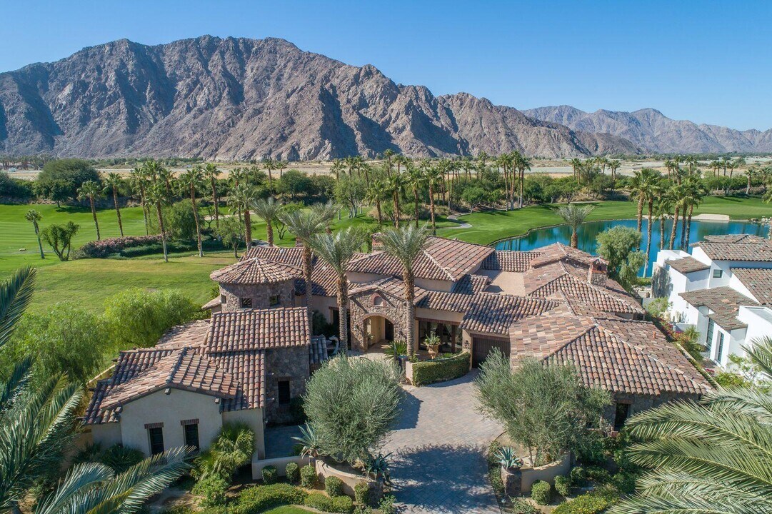53299 Via Palacio in La Quinta, CA - Building Photo