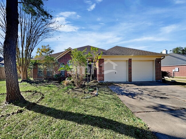 property at 104 Laguna Pointe Dr