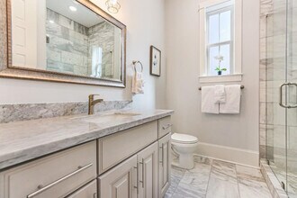 1222 Carondelet St in New Orleans, LA - Building Photo - Building Photo