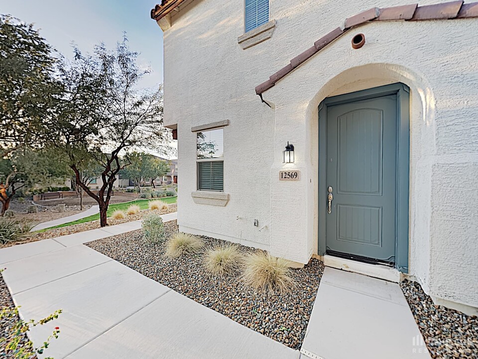 12569 W Lindbergh Dr in Peoria, AZ - Building Photo