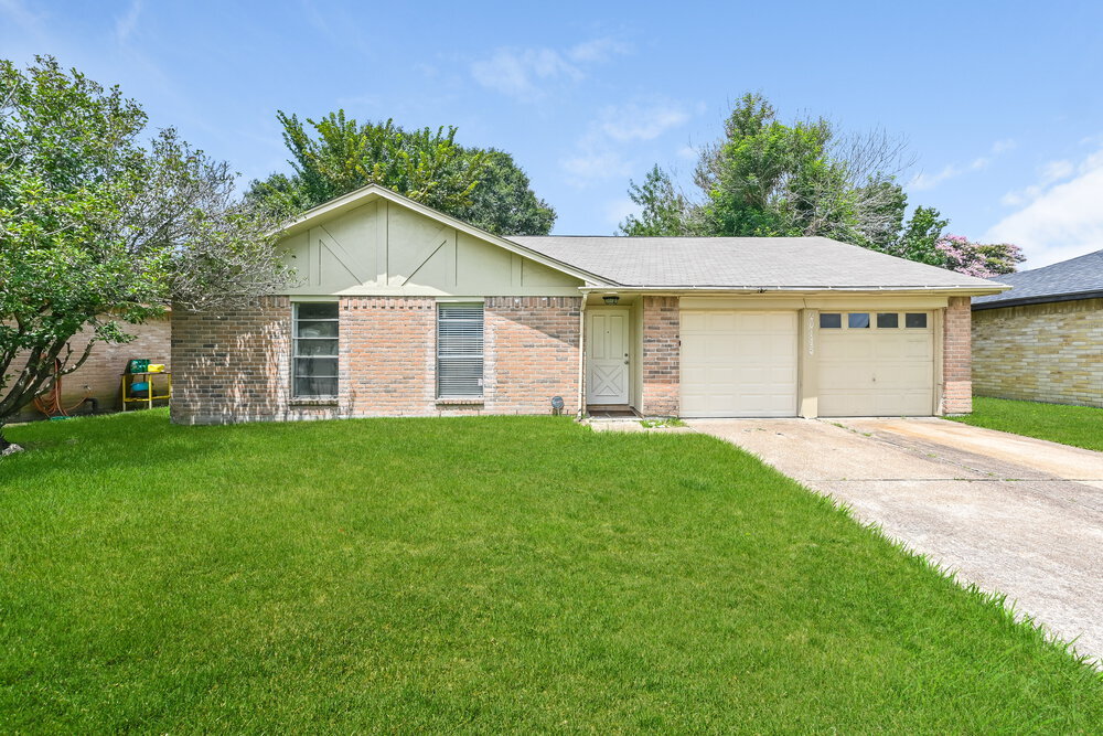 20115 Woodhall Ln in Humble, TX - Building Photo