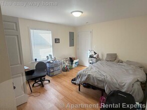 11 Kent Ct, Unit 4f in Somerville, MA - Building Photo - Building Photo