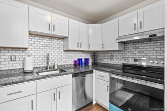 85 McKinley Ave in White Plains, NY - Building Photo - Building Photo