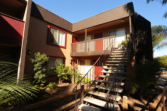 Coronado Del Sol Apartments in Vista, CA - Building Photo - Building Photo