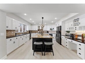 5720 Oakview Ln N in Plymouth, MN - Building Photo - Building Photo