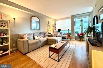 1101 3rd St SW in Washington, DC - Building Photo - Building Photo