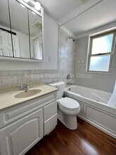 9215 Meadowbrook Ln in Overland, MO - Building Photo - Building Photo