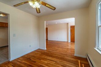 15 Hausmann Ct in Maplewood, NJ - Foto de edificio - Building Photo