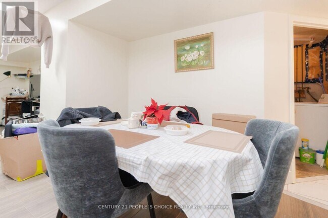 362 Kingsbridge Garden Cir in Mississauga, ON - Building Photo - Building Photo