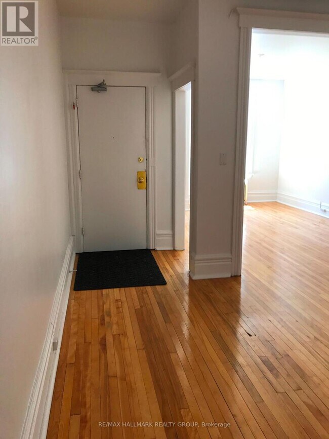 421-421 Lisgar St in Ottawa, ON - Building Photo - Building Photo