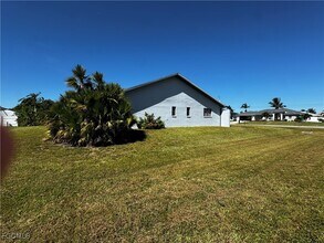 3704 SW 3rd St in Cape Coral, FL - Building Photo - Building Photo