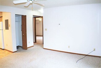 523-523 S Scott Blvd in Iowa City, IA - Building Photo - Building Photo
