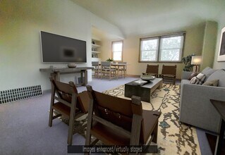 6931 W Cleveland Ave, Unit Upper in Milwaukee, WI - Building Photo - Building Photo