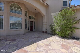 6300 Franklin Vista Dr in El Paso, TX - Building Photo - Building Photo