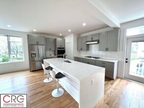 171 Forest St, Unit 1R in Medford, MA - Foto de edificio - Building Photo