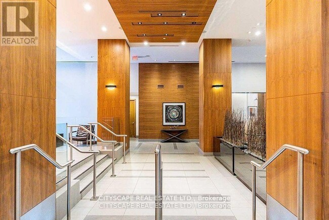 295-295 Adelaide St W in Toronto, ON - Building Photo - Building Photo