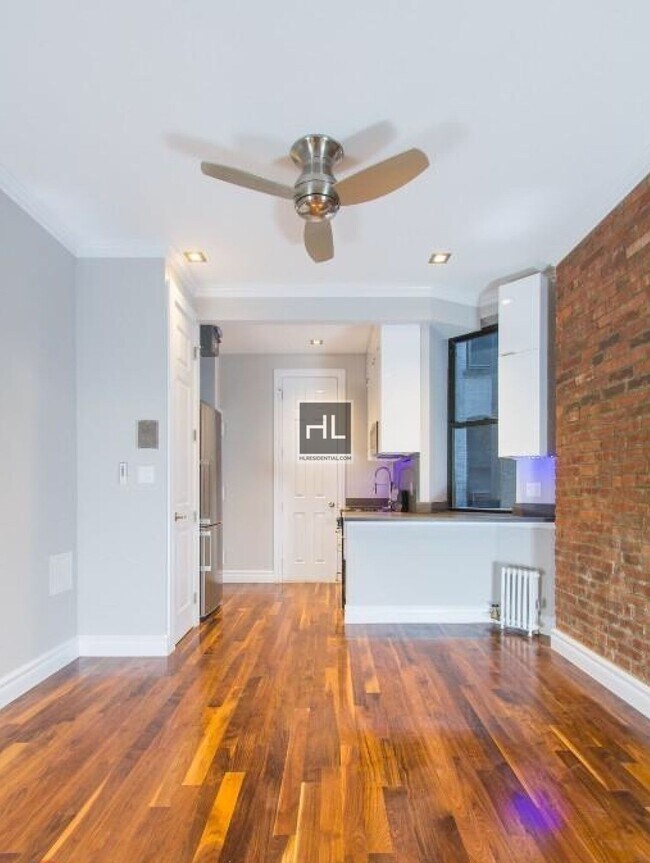 MOTT ST., Unit 11 in New York, NY - Building Photo - Building Photo