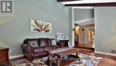 236 Ash Tree Way in Oakville, ON - Building Photo - Building Photo
