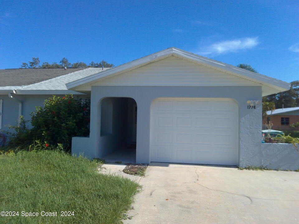 1774 Bruman Terrace in Melbourne, FL - Foto de edificio