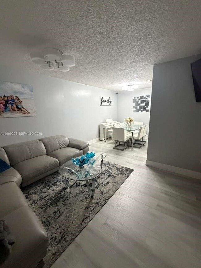 6878 NW 173rd Dr in Hialeah, FL - Building Photo - Building Photo