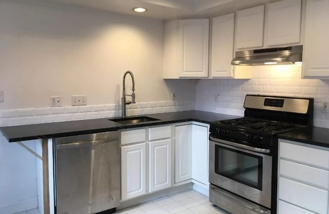 159 Auburn St, Unit 1 in Cambridge, MA - Foto de edificio - Building Photo