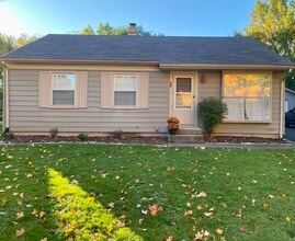 48 Briar Ln in Geneva, IL - Building Photo - Building Photo