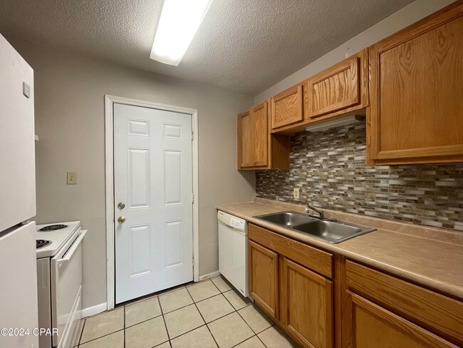 3807 Biltmore Dr, Unit B in Panama City Beach, FL - Building Photo - Building Photo