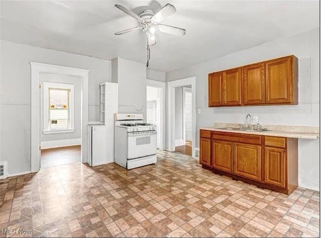 3635 E 49th St in Cleveland, OH - Building Photo - Building Photo