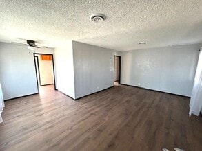 501 E Devonshire Ave in Hemet, CA - Building Photo - Building Photo