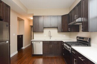 2637 W Potomac Ave, Unit 3 in Chicago, IL - Building Photo - Building Photo
