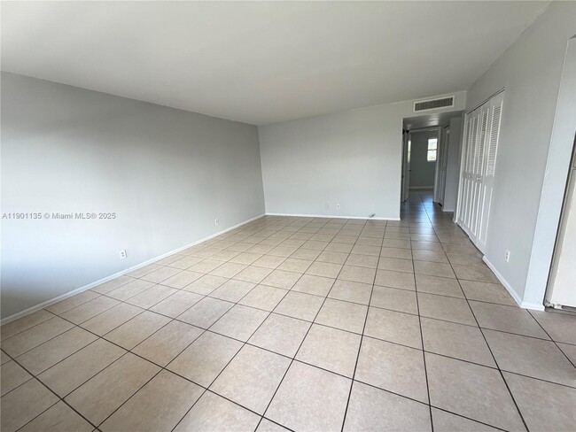 2113 Davie Blvd in Fort Lauderdale, FL - Building Photo - Building Photo