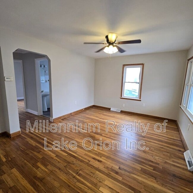 353 South Blvd W in Pontiac, MI - Building Photo - Building Photo