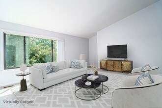 15 Quincy Close in Ridgefield, CT - Building Photo - Building Photo