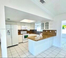 13861 SW 9th Terrace in Miami, FL - Building Photo - Building Photo