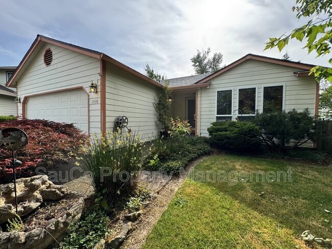 1935 SE 75th Ct in Hillsboro, OR - Building Photo - Building Photo