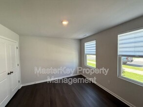 329 Deercroft Dr in Apex, NC - Building Photo - Building Photo