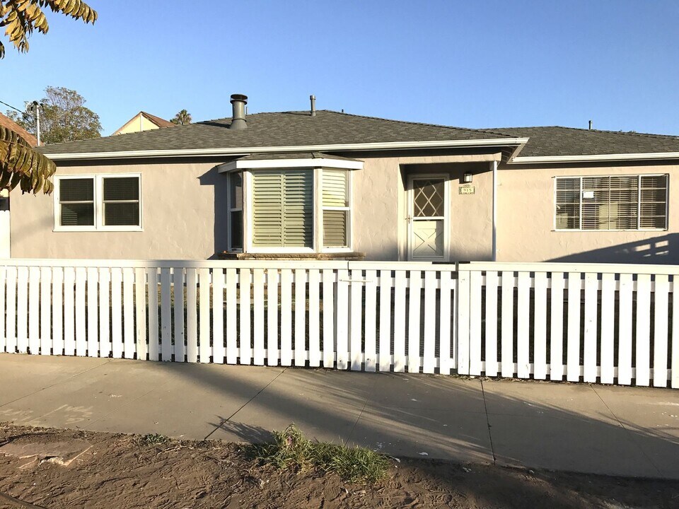 915 W Valerio St in Santa Barbara, CA - Building Photo