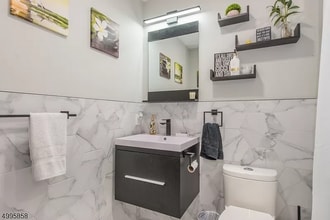 909 River Renaissance in East Rutherford, NJ - Building Photo - Building Photo
