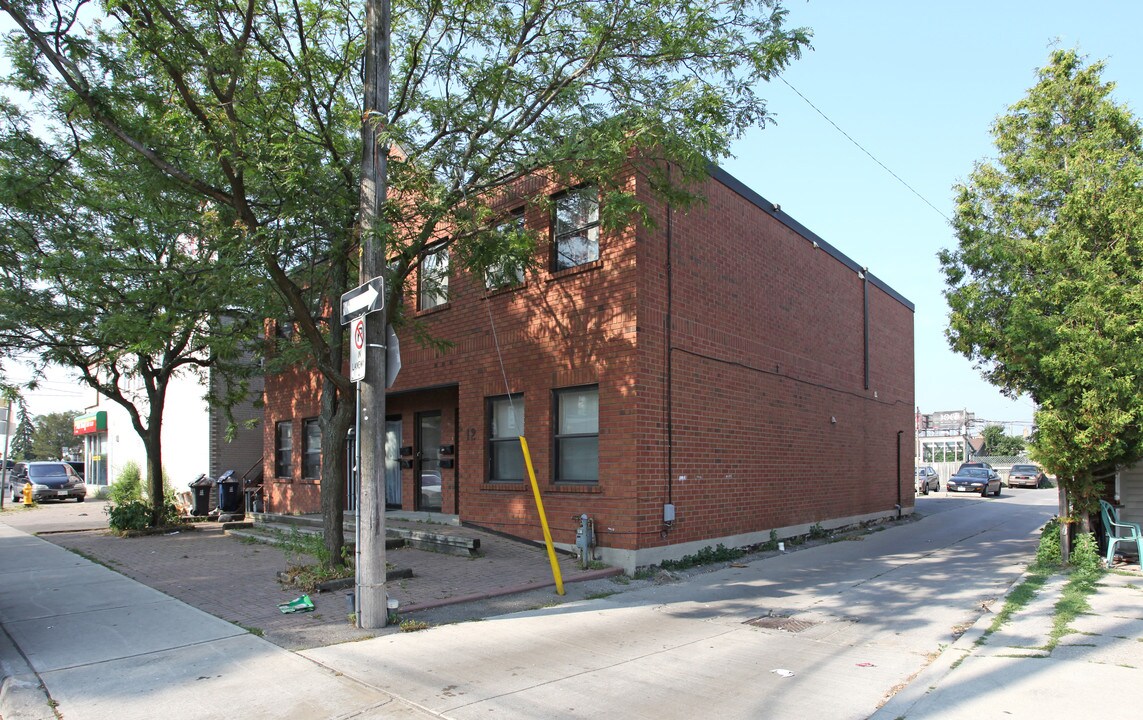 10-12 Snider Ave in Toronto, ON - Building Photo