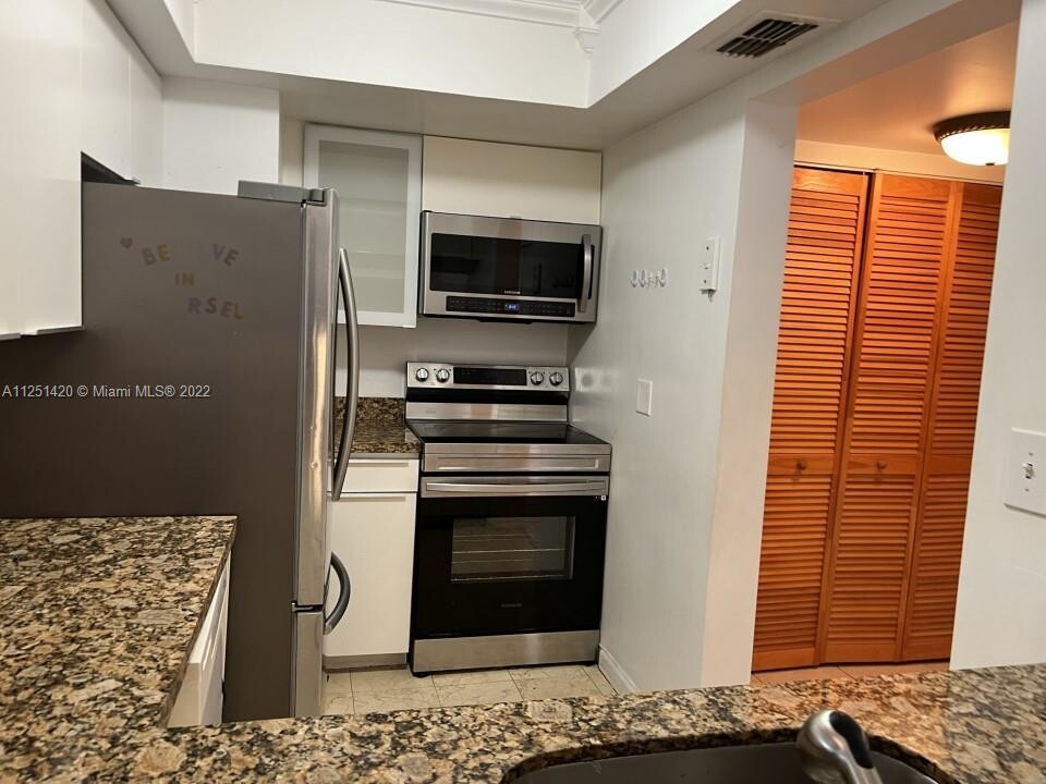 3711 NW 95th Ter, Unit 1122 in Sunrise, FL - Building Photo