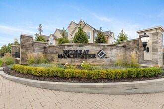 Encore At Manchester in Novi, MI - Foto de edificio - Building Photo