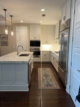 20 Rutledge St, Unit 204 in Nashville, TN - Foto de edificio - Building Photo